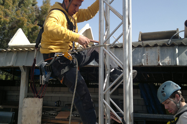 הדרכת עובדי הגברה ותאורה בחברת נטיבי קול 